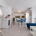 Oleandar Apartman Trogir