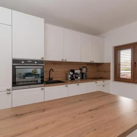 Oleandar トロギール